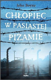 Chłopiec w pasiastej piżamie